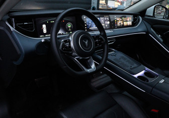 Подержанный автомобиль Voyah Free 2023 года (11 фото)