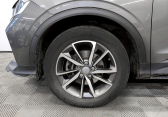 Подержанный автомобиль Geely Coolray 2022 года (17 фото)