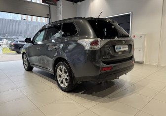 Подержанный автомобиль Mitsubishi Outlander 2013 года (6 фото)
