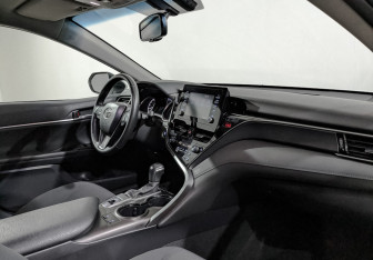 Подержанный автомобиль Toyota Camry Sedan 2021 года (13 фото)