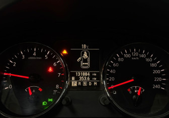 Подержанный автомобиль Nissan Qashqai 2012 года (14 фото)