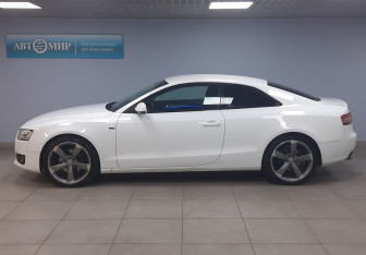 Подержанный автомобиль Audi A5 Coupe 2010 года (8 фото)