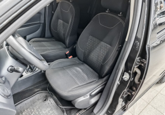 Подержанный автомобиль Renault Logan Sedan 2017 года (21 фото)