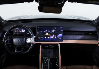 Подержанный автомобиль Chery Tiggo 9 2024 года (17 фото)