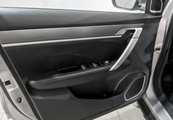 Подержанный автомобиль Geely Coolray 2022 года (17 фото)