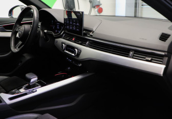 Подержанный автомобиль Audi A4 Sedan 2020 года (17 фото)
