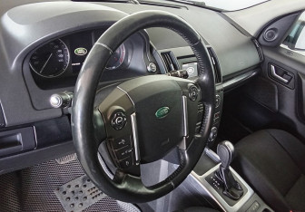 Подержанный автомобиль Land Rover Freelander 2014 года (12 фото)