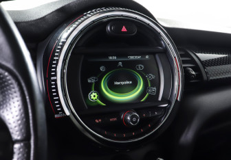 Подержанный автомобиль MINI Hatch 2017 года (52 фото)