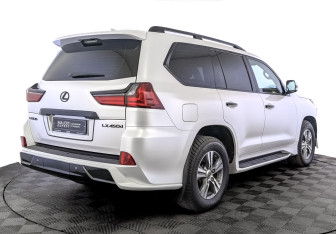 Подержанный автомобиль Lexus LX 2019 года (5 фото)