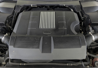 Подержанный автомобиль Land Rover Discovery 2016 года (9 фото)