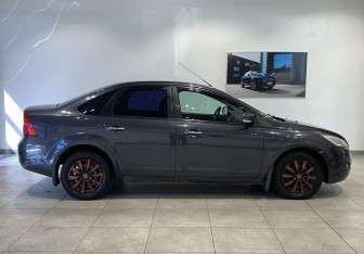 Подержанный автомобиль Ford Focus Sedan 2008 года (4 фото)