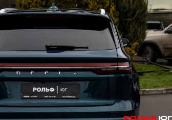 Подержанный автомобиль Geely Monjaro 2023 года (23 фото)