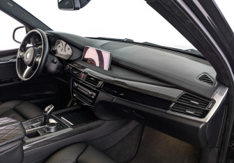 Подержанный автомобиль BMW X5 2015 года (13 фото)