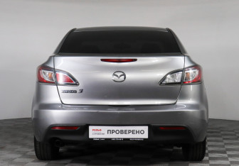 Подержанный автомобиль Mazda 3 Sedan 2010 года (6 фото)