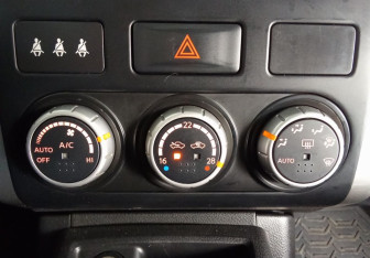 Подержанный автомобиль Nissan X-Trail 2012 года (13 фото)