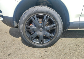 Подержанный автомобиль Volkswagen Touareg 2005 года (11 фото)