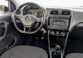 Подержанный автомобиль Volkswagen Polo Sedan 2018 года (25 фото)