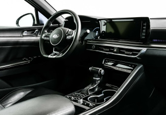 Подержанный автомобиль Kia K5 2020 года (6 фото)