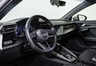 Подержанный автомобиль Audi A3 Sedan 2021 года (10 фото)
