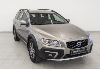 Подержанный автомобиль Volvo XC70 2014 года (3 фото)