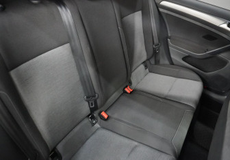 Подержанный автомобиль Volkswagen Golf Hatchback 2012 года (12 фото)