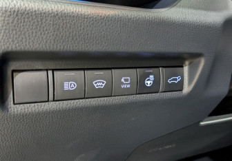 Подержанный автомобиль Toyota RAV4 2022 года (21 фото)