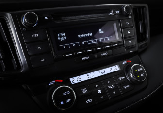 Подержанный автомобиль Toyota RAV4 2018 года (18 фото)