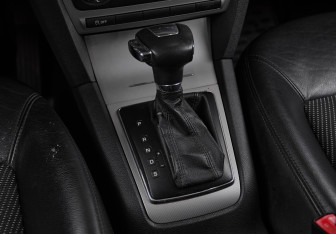 Подержанный автомобиль Skoda Octavia Liftback 2012 года (18 фото)