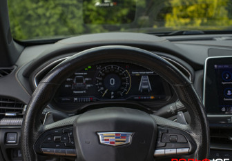 Подержанный автомобиль Cadillac CT5 2021 года (17 фото)