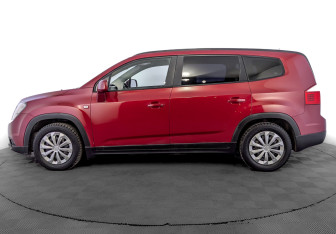 Подержанный автомобиль Chevrolet Orlando 2011 года (8 фото)