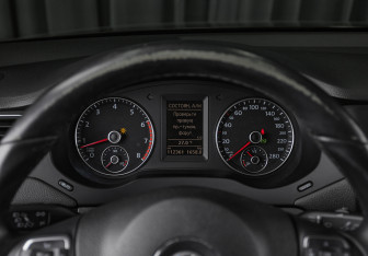 Подержанный автомобиль Volkswagen Jetta Sedan 2012 года (14 фото)