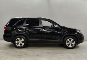 Подержанный автомобиль Kia Sorento 2014 года (4 фото)
