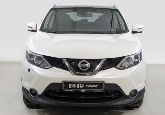 Подержанный автомобиль Nissan Qashqai 2014 года (2 фото)