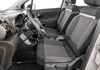 Подержанный автомобиль Citroen C3 Aircross 2018 года (20 фото)