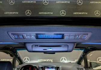 Подержанный автомобиль Toyota Alphard 2019 года (25 фото)
