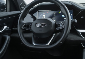Подержанный автомобиль Geely Monjaro 2024 года (12 фото)