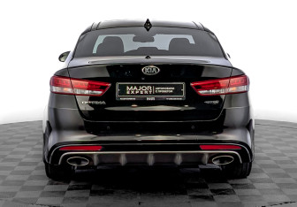 Подержанный автомобиль Kia Optima Sedan 2017 года (6 фото)