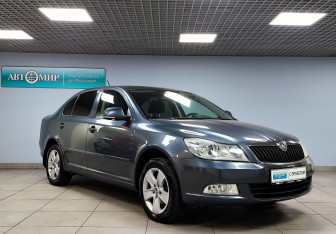 Подержанный автомобиль Skoda Octavia Liftback 2011 года (3 фото)