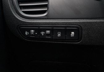 Подержанный автомобиль Kia Rio Hatchback 2019 года (14 фото)