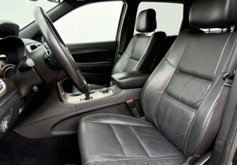 Подержанный автомобиль Jeep Grand Cherokee 2014 года (10 фото)