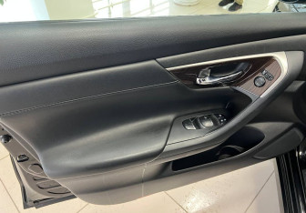 Подержанный автомобиль Nissan Teana 2014 года (15 фото)