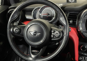 Подержанный автомобиль MINI Hatch 2016 года (14 фото)