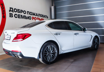 Подержанный автомобиль Genesis G70 2018 года (4 фото)
