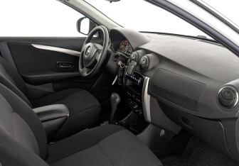 Подержанный автомобиль Nissan Almera Sedan 2018 года (13 фото)