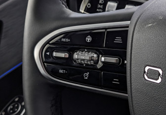 Подержанный автомобиль Omoda C5 2024 года (29 фото)