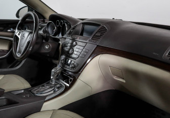 Подержанный автомобиль Opel Insignia Sedan 2010 года (9 фото)