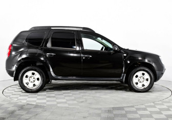 Подержанный автомобиль Renault Duster 2014 года (4 фото)