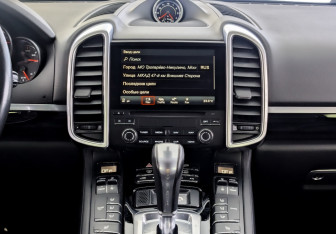 Подержанный автомобиль Porsche Cayenne 2017 года (15 фото)