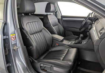 Подержанный автомобиль Skoda Superb Liftback 2019 года (19 фото)