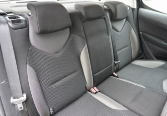 Подержанный автомобиль Peugeot 308 Hatchback 2012 года (12 фото)